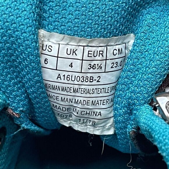 Bearpaw Gray and Teal Women's Hiking Shoes Size 6 EUC - Picture 8 of 9